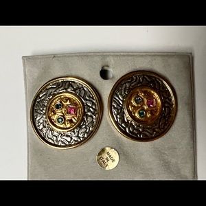 Vintage earrings made in Italy clip on